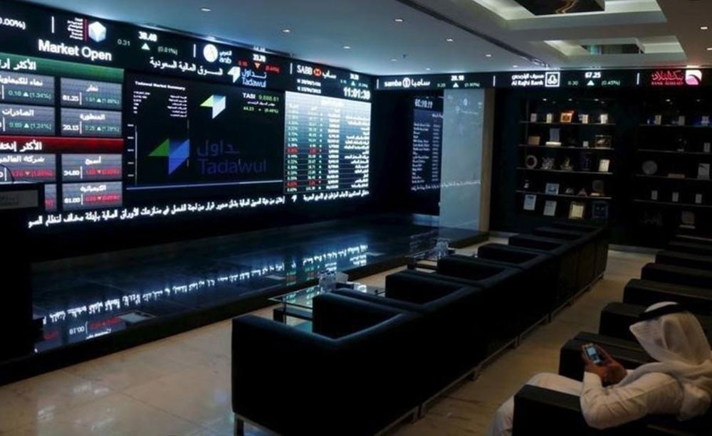 أسهم السعودية ترتفع بدعم من البنوك وأداء متباين لأسواق الأسهم الخليجية الأخرى