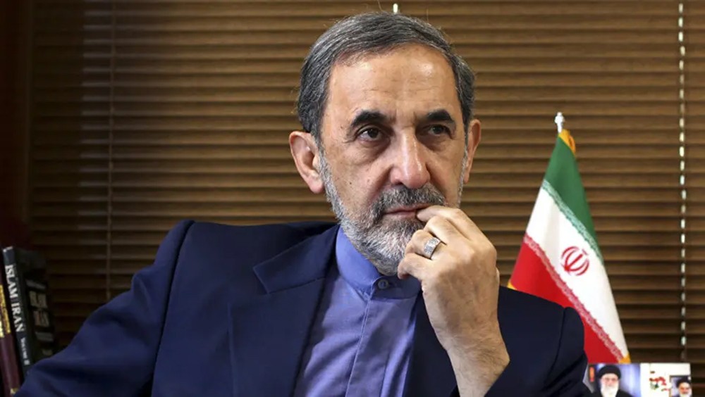 الأرجنتين تطلب من أذربيجان اعتقال مستشار خامنئي
