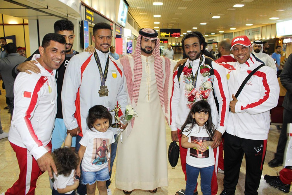منتخب بناء الأجسام يعود أرض الوطن وسط استقبال مميز بالمطار 
