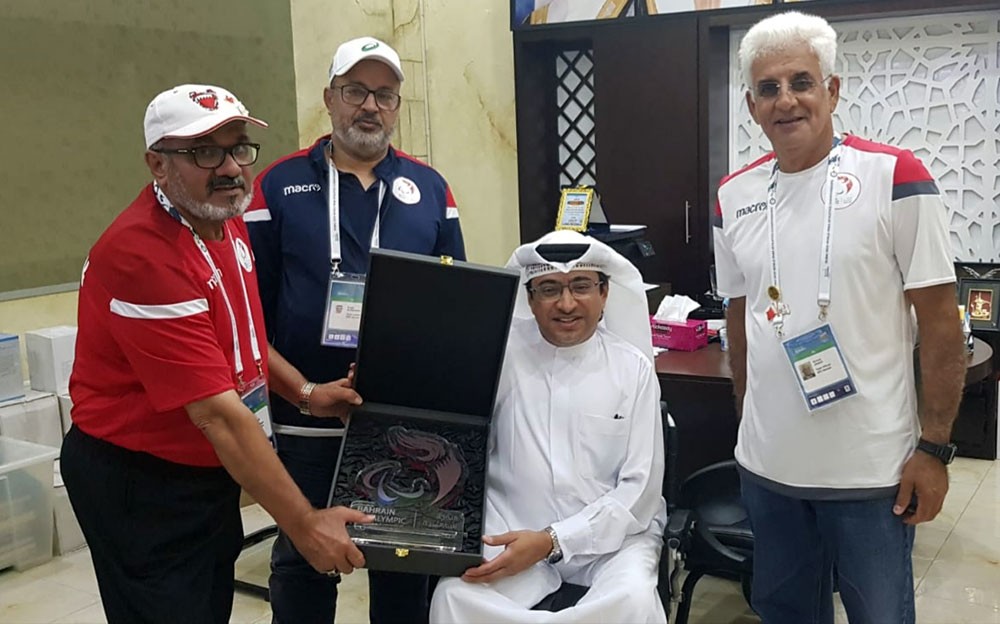 رئيس اللجنة البارالمبية الآسيوية يستقبل وفد منتخبنا الوطني لذوي العزيمة