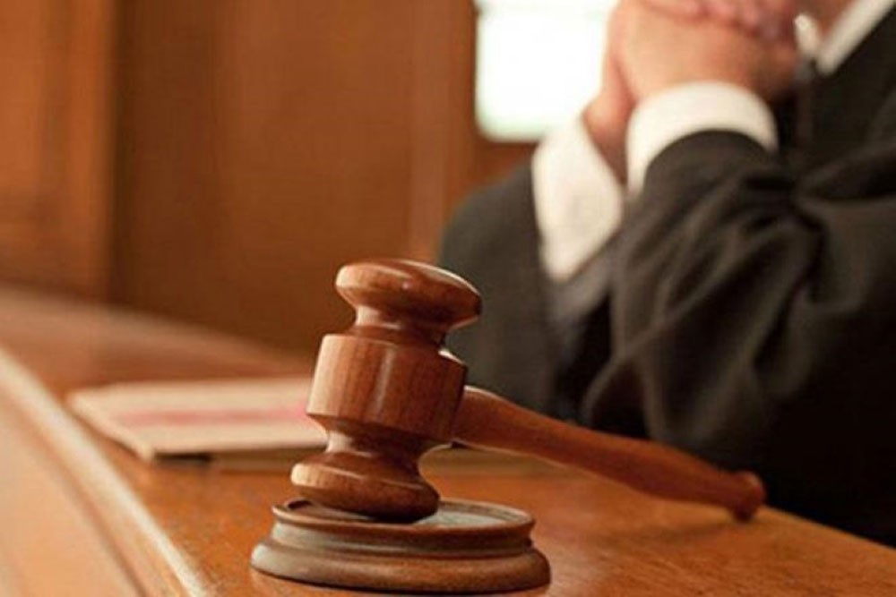 مواطن يضبط ستينيا يحرق أدوات تخييم جاره لخلافات فيما بينهما