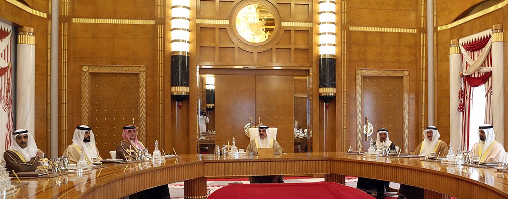 جلالة الملك يلتقي وزير النفط والمسؤولين في شركة تطوير للبترول