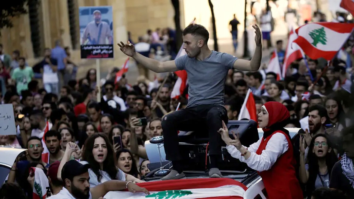 لبنان.. دعوات للتظاهر أمام مقر الرئاسة واستنفار أمني في بعبدا