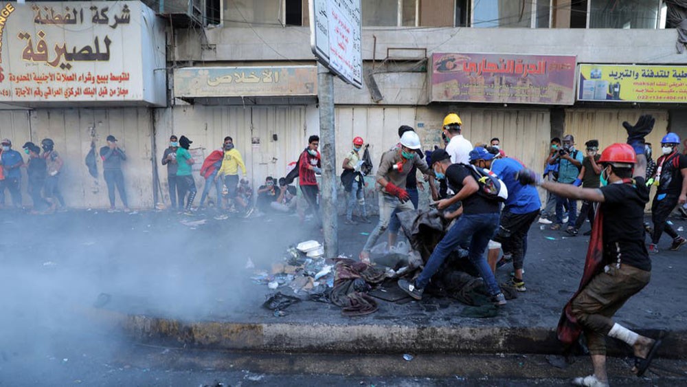 3 قتلى و35 جريحاً في بغداد بسبب الغاز المسيل للدموع