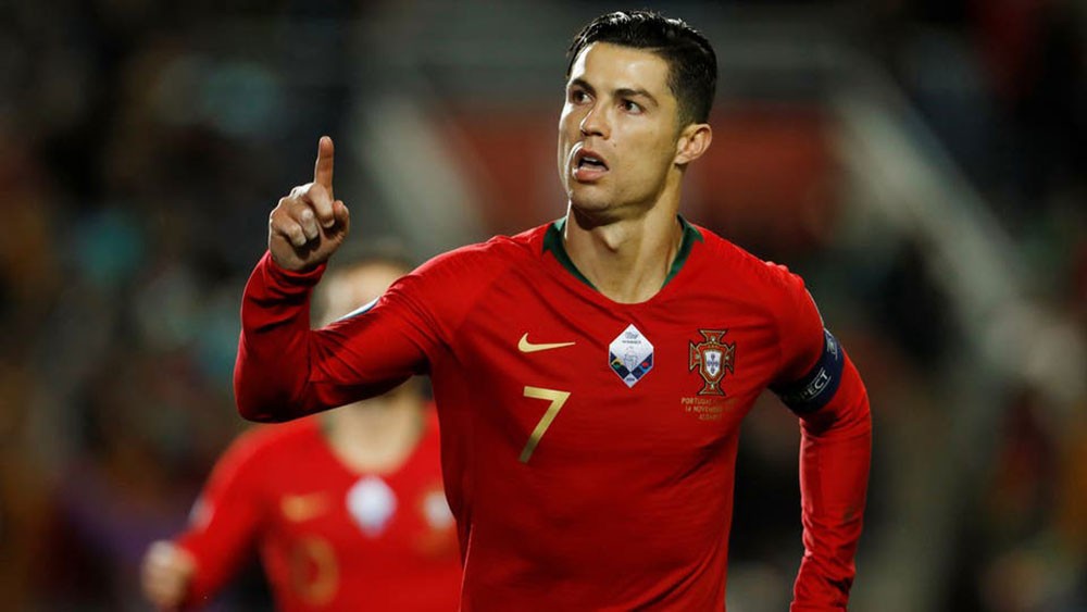 رونالدو يقود البرتغال إلى اكتساح ليتوانيا