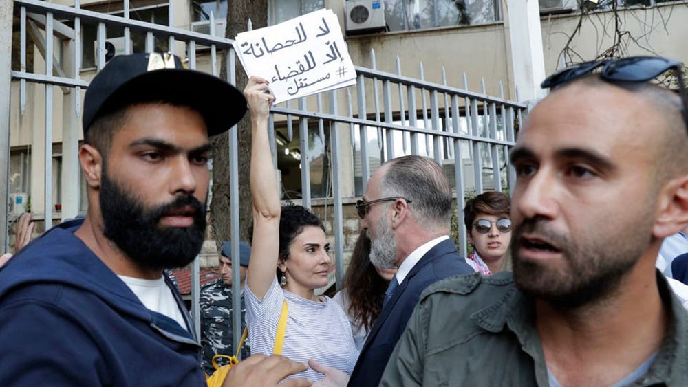 لبنان.. محتجون أمام العدل ومستشفيات في إضراب تحذيري