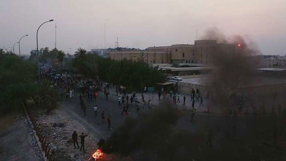 العراق.. عودة العمل بميناء أم قصر بعد انسحاب المحتجين