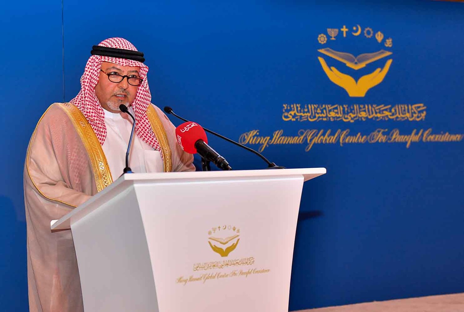 وزير العدل يفتتح أعمال مؤتمر (دور التعليم في تعزيز قيم التسامح في مملكة البحرين عبر التاريخ)