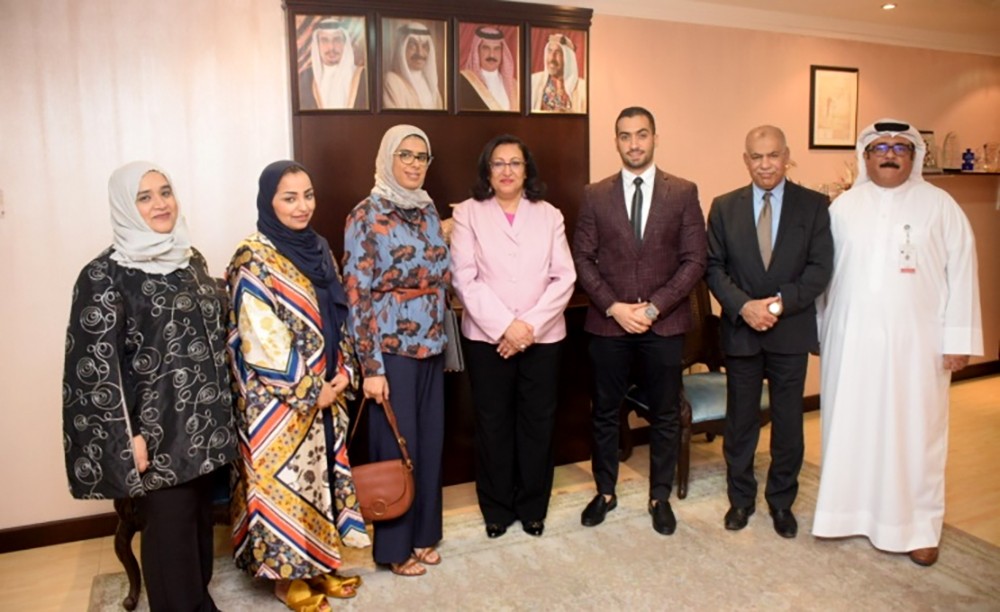 وزيرة الصحة تبحث مجالات التعاون مع جمعية الصيادلة البحرينية