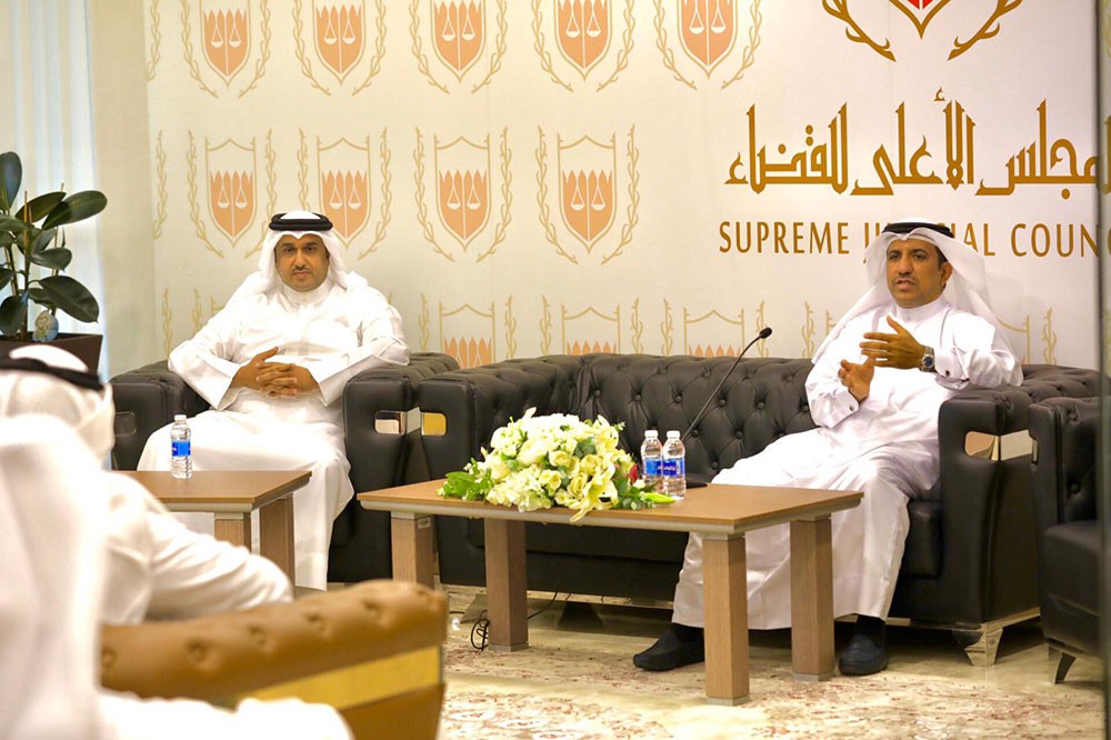 عبدالله البوعينين يثمن جهود السادة القضاة في رفع مستوى فاعلية أداء المحاكم 