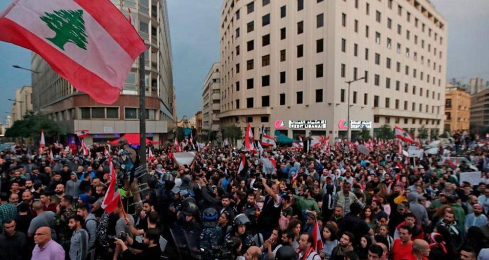 بمناسبة مرور شهر على الاحتجاجات.. مزيد من المظاهرات في لبنان