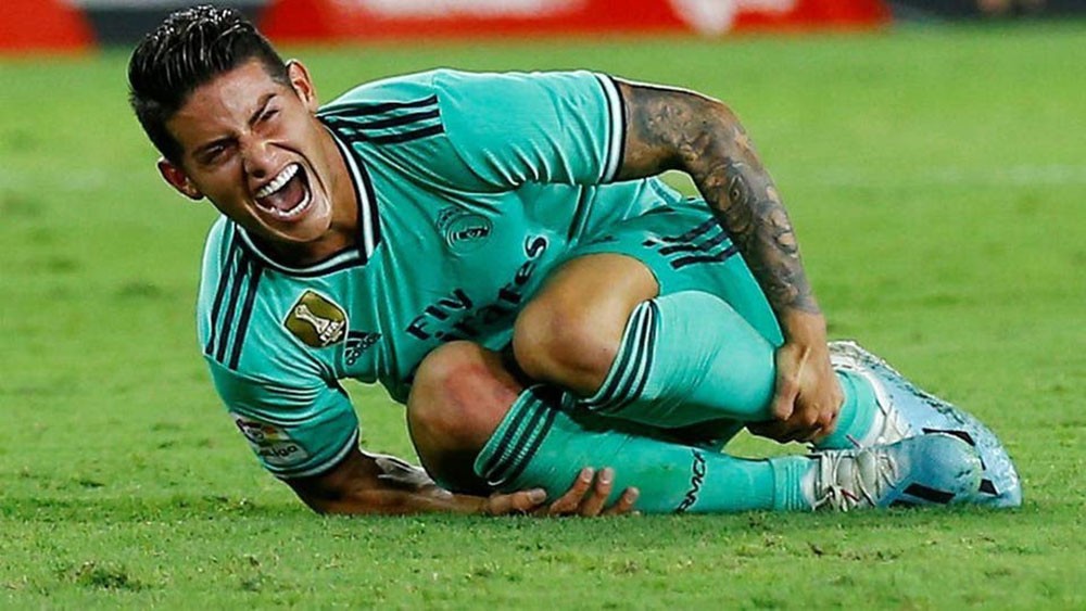إصابة في الركبة تبعد خاميس عن ريال مدريد حتى نهاية العام