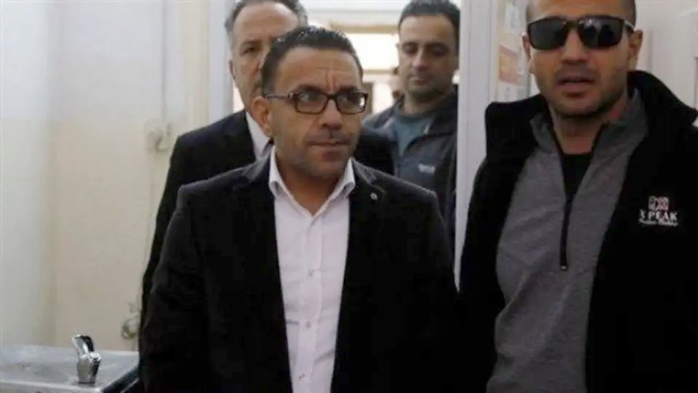 مجدداً.. إسرائيل تعتقل محافظ القدس