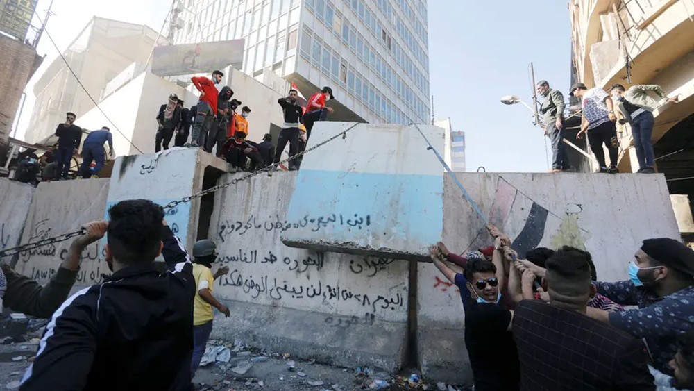 العراق.. هدوء حذر يسود ساحات وجسور بغداد