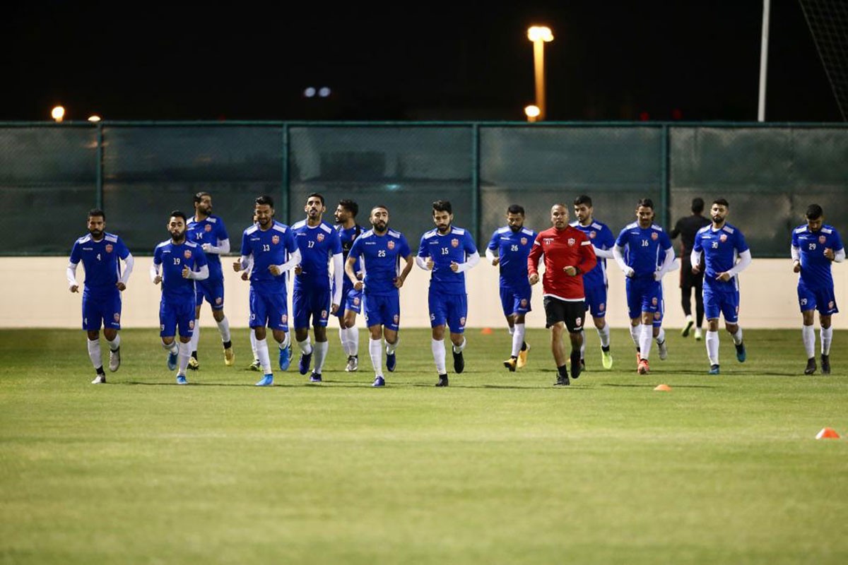 "الأحمر" يغادر اليوم إلى الدوحة