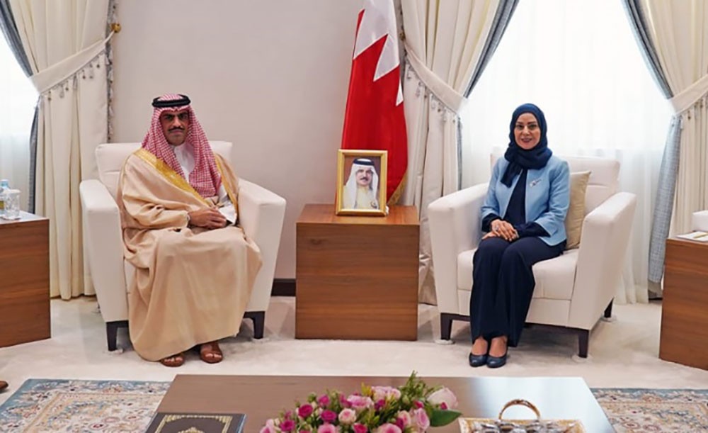 رئيسة مجلس النواب تستقبل سفير مملكة البحرين لدى الولايات المتحدة