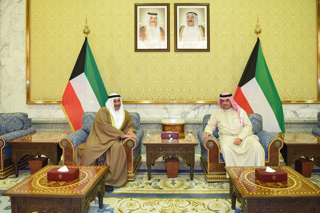نائب رئيس مجلس الوزراء الكويتي ووزير الداخلية بالإنابة يستقبل وكيل وزارة الداخلية