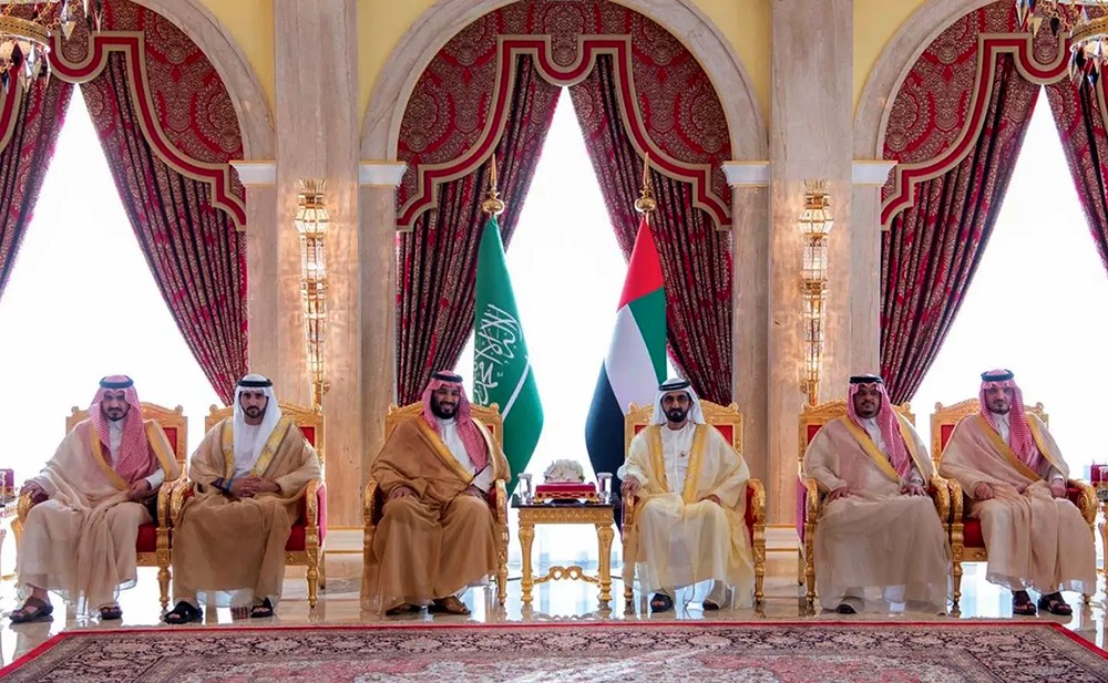 محمد بن راشد أثناء استقباله محمد بن سلمان: علاقاتنا مع السعودية استراتيجية