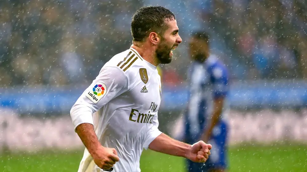 كارفخال يمنح ريال مدريد نقاط ألافيس