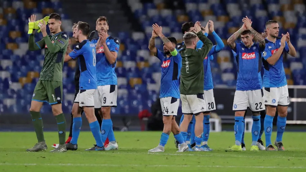 الاتحاد الدولي للمحترفين يدعم لاعبي نابولي ضد إدارة النادي