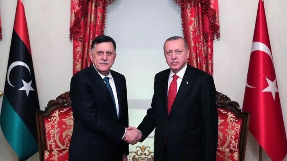 بعد اتفاق أردوغان والسراج.. أثينا تستدعي السفير الليبي
