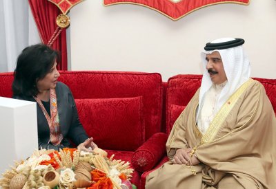 جلالة الملك المفدى يستقبل رئيسة هيئة البحرين للثقافة والآثار