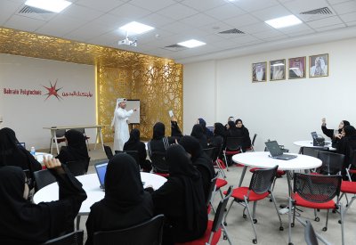 البوليتكنك ترشد طالبات الثانوية للالتحاق بتخصصات "علوم المستقبل"