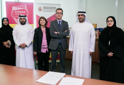 الثقافة والسياحة – أبوظبي تتبادل أحدث إصداراتها مع المكتبة الإسلامية في أسبانيا