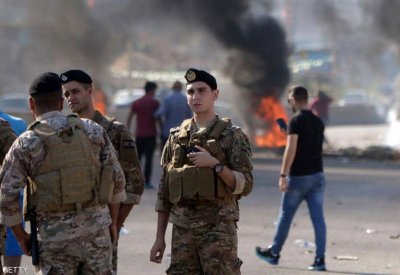  احتجاجات "عنيفة" في طرابلس اللبنانية بعد انهيار مبنى 