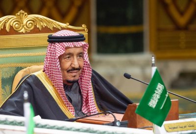  الملك سلمان يدعو دول الخليج والمجتمع الدولي لمواجهة إيران 