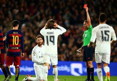 طاقم تحكيم "كارثي" لريال مدريد في الكلاسيكو المرتقب