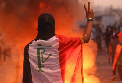 تظاهرات حاشدة في بغداد.. و"القبعات الزرقاء" تصد "المندسين"