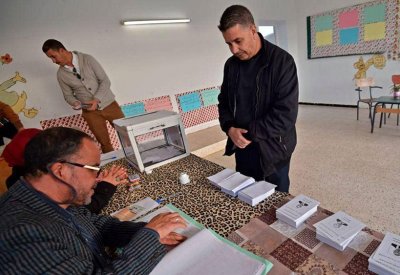 انتخابات الجزائر.. تحطيم مراكز تصويت وإغلاق أخرى