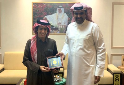 اتحاد الكرة يكرّم الشاب راشد الهاجري