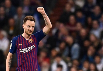 ماركا: راكيتيتش يحسم موقفه من "الرحيل" عن برشلونة