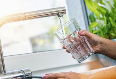 انتبه.. في هذه الحالات يصبح شرب الماء خطرا على صحتك!