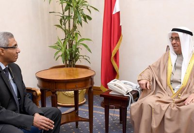 محمد بن مبارك يستقبل سفير مصر