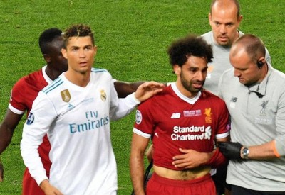 مدرب إنجلترا "المرتشي" يثني على صلاح.. ويقارنه بميسي ورنالدو