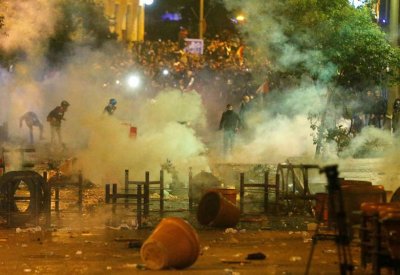 لبنان.. محتجون أمام البرلمان يطالبون بالمحاسبة والتغيير