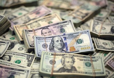 ارتفاع طفيف للدولار بعد قرار مساءلة ترامب ونظيره الأسترالي يقفز