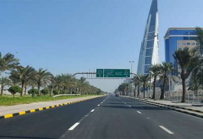 "الأشغال" تنتهي من إعادة تأهيل السطح الأسفلتي لشارع الملك فيصل