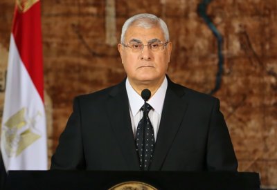 الرئيس المصري السابق المستشار عدلي منصور يهنئ مملكة البحرين بالعيد الوطني