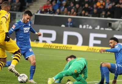 هوفنهايم يقلب تأخره أمام دورتموند إلى فوز في الدوري