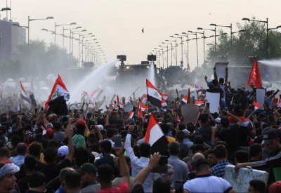 العراق.. قطع جسور في ذي قار ودعوات لمسيرة "مليونية" ببغداد