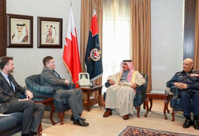 وزير الداخلية يبحث مع السفير البريطاني عددا من الموضوعات