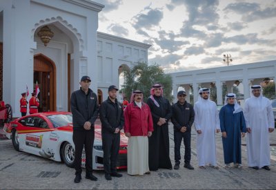 جلالة الملك يستقبل عبد الله بن حمد وفريق بحرين 1 للسيارات