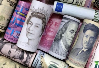 الدولار يتماسك والإسترليني يتعافى ببطء