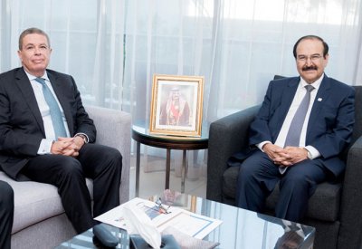 ميرزا بحث فرص تمويل مشاريع الطاقة المستدامة مع البنك الاهلي المتحد