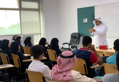 "رياضيات" جامعة البحرين يلتقي طلبة السنة الأولى ويعرفهم برامج القسم