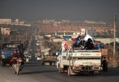 قصف إدلب "يهجر" 200 ألف سوري